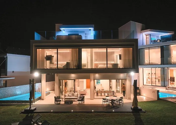 Mythical Zeus And Venus *