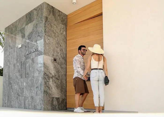 Mythical Zeus And Venus * Protaras