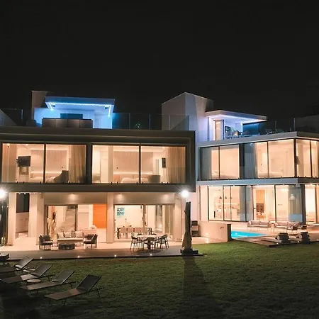 Mythical Zeus And Venus Willa Protaras