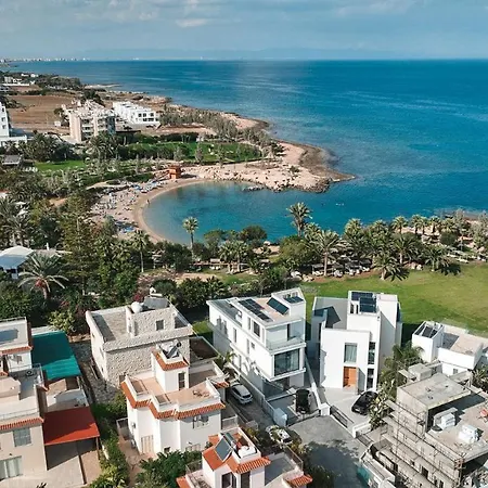 Mythical Zeus And Venus Willa Protaras