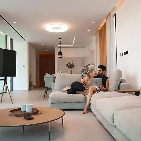 Willa Mythical Zeus And Venus