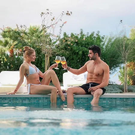 Willa Mythical Zeus And Venus *