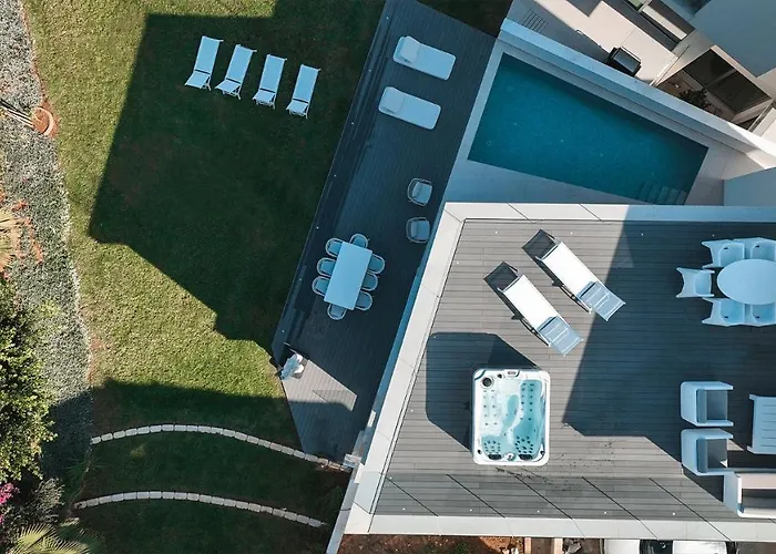 Mythical Zeus And Venus Protaras